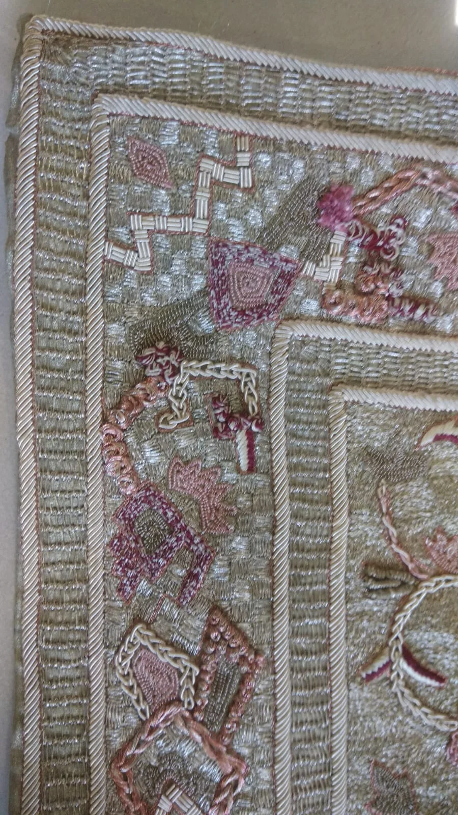 Benefits of Embroidered Tapestries
