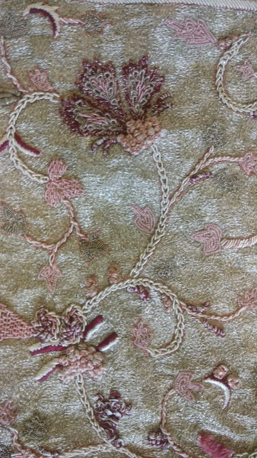 Attractive Perfect Texture to the Tapestry